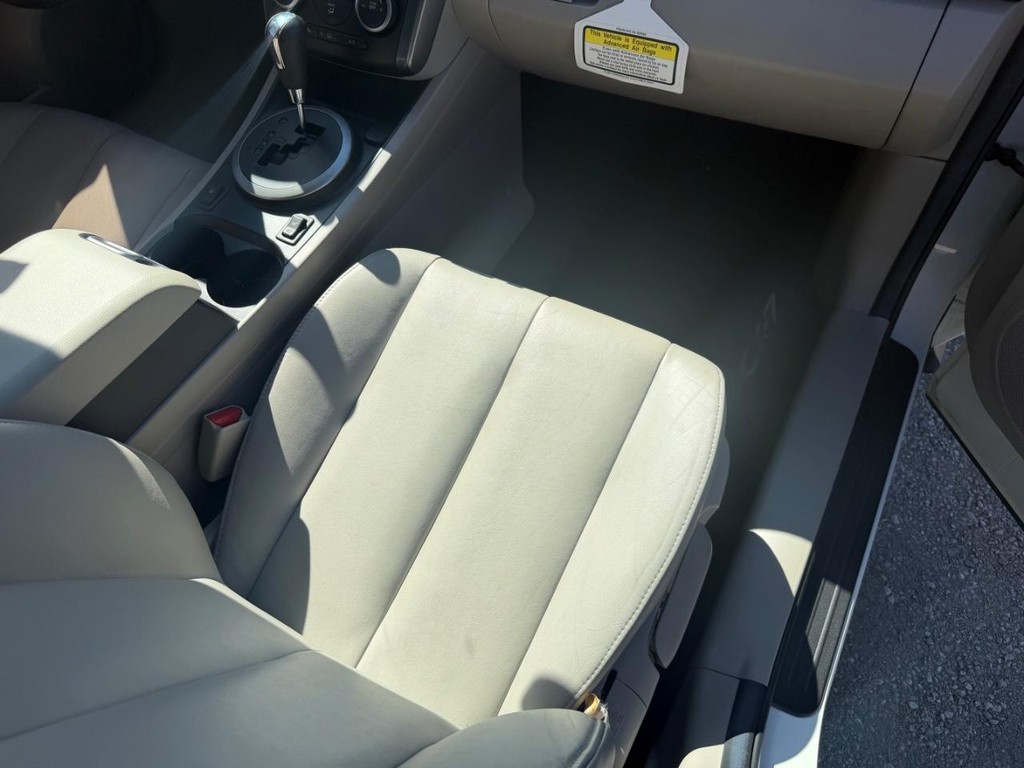 Mazda CX-7 Vehicle Full-screen Gallery Image 15