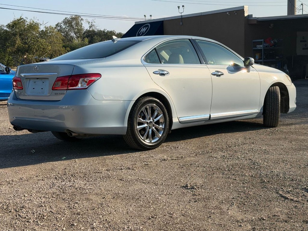 Lexus ES 350 Vehicle Full-screen Gallery Image 3