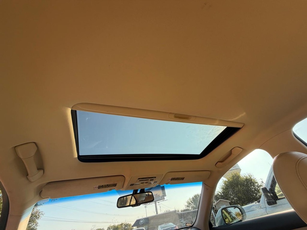 Lexus ES 350 Vehicle Full-screen Gallery Image 22