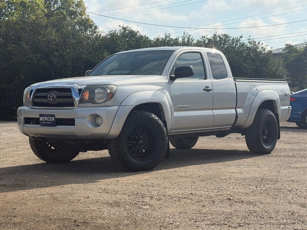 Toyota Tacoma Vehicle Full-screen Gallery Image 8