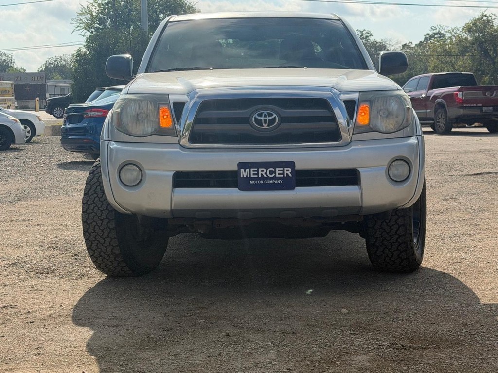 Toyota Tacoma Vehicle Full-screen Gallery Image 9