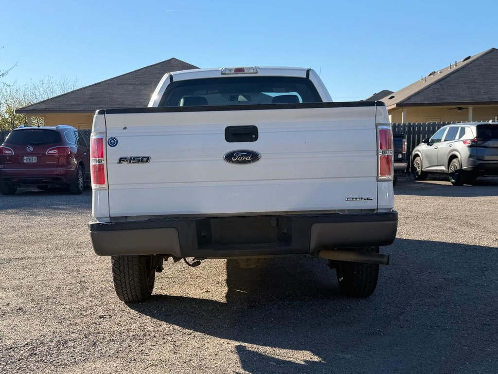 Ford F-150 Vehicle Full-screen Gallery Image 4