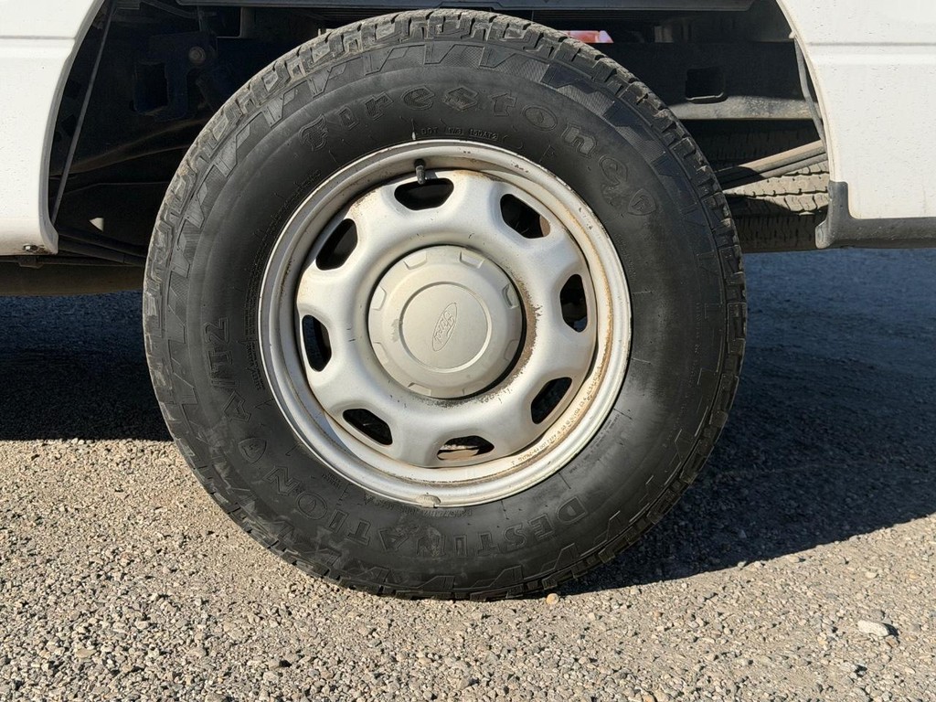 Ford F-150 Vehicle Full-screen Gallery Image 6