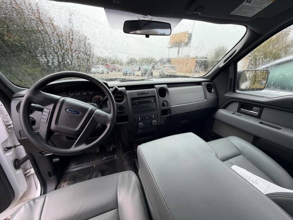 Ford F-150 Vehicle Full-screen Gallery Image 10