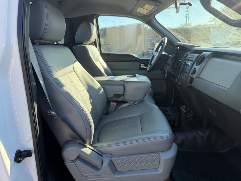 Ford F-150 Vehicle Full-screen Gallery Image 14