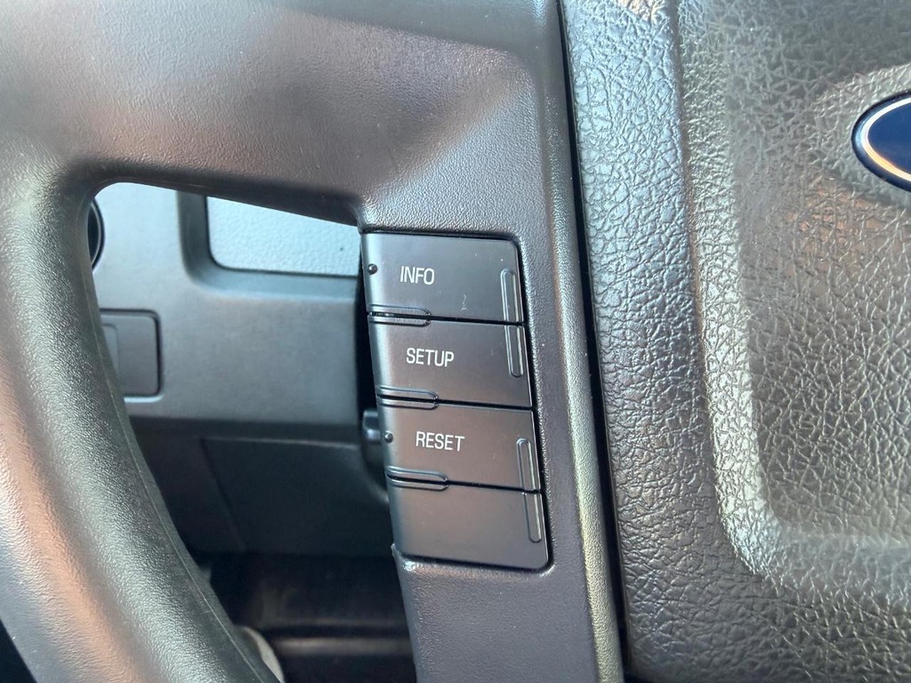 Ford F-150 Vehicle Full-screen Gallery Image 15