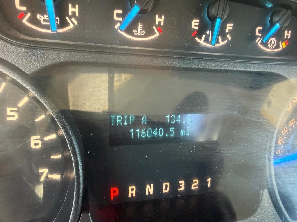 Ford F-150 Vehicle Full-screen Gallery Image 16