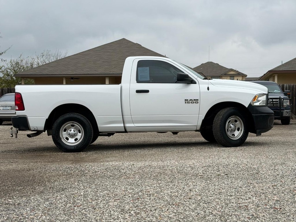 Ram 1500 Vehicle Full-screen Gallery Image 2