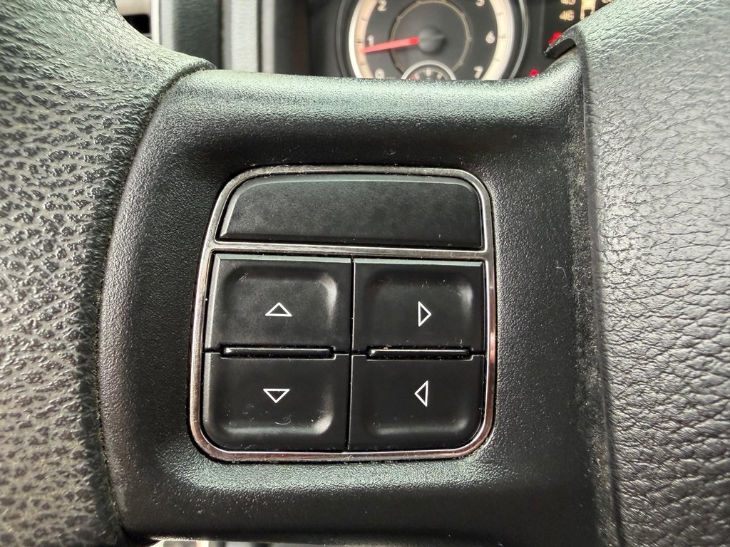 Ram 1500 Vehicle Full-screen Gallery Image 17