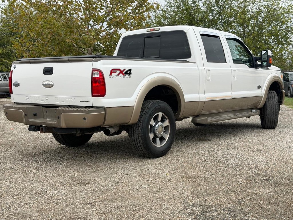 Ford Super Duty F-250 SRW Vehicle Full-screen Gallery Image 3