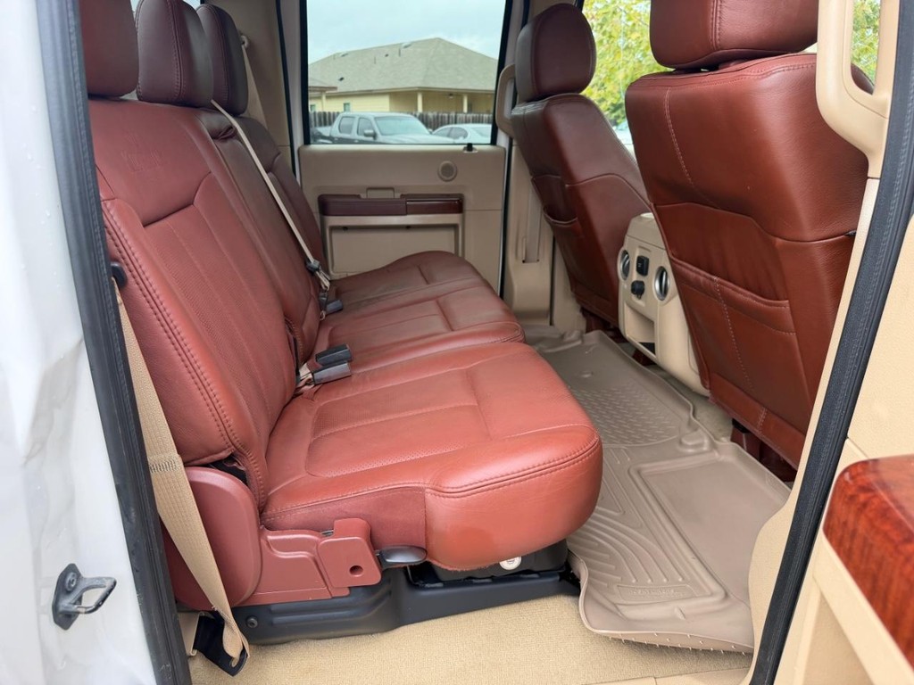 Ford Super Duty F-250 SRW Vehicle Full-screen Gallery Image 10