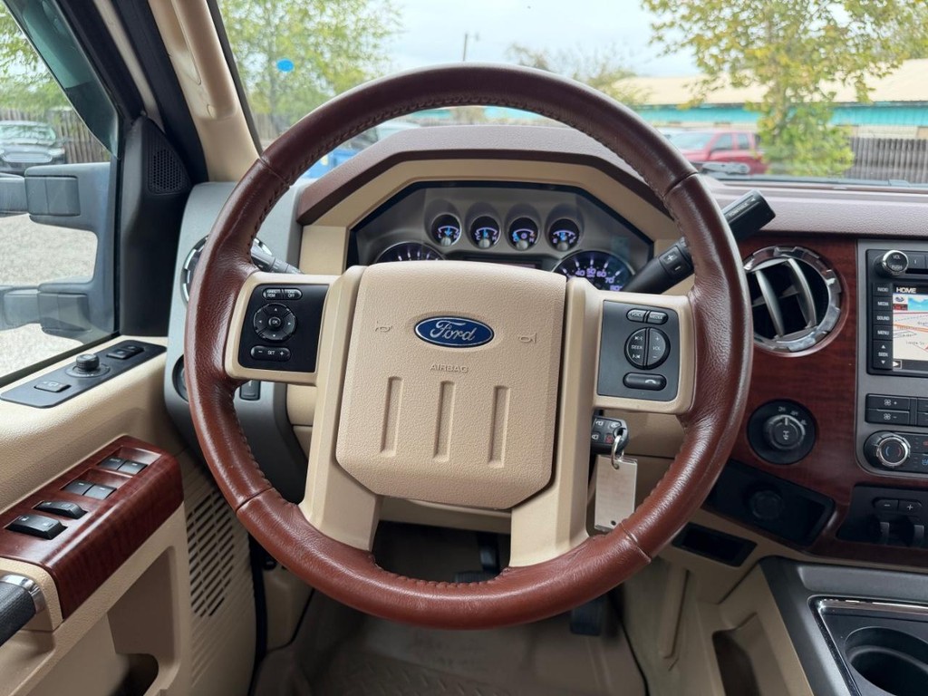 Ford Super Duty F-250 SRW Vehicle Full-screen Gallery Image 12