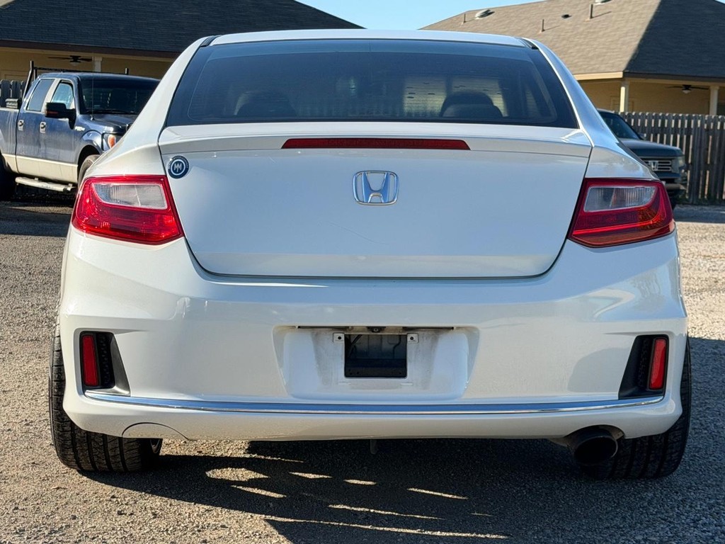 Honda Accord Coupe Vehicle Full-screen Gallery Image 4