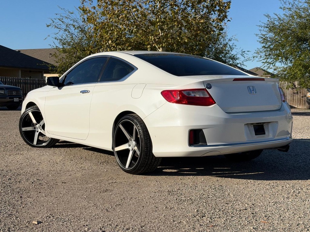 Honda Accord Coupe Vehicle Full-screen Gallery Image 6