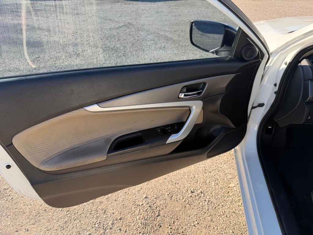 Honda Accord Coupe Vehicle Full-screen Gallery Image 18