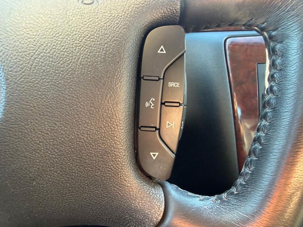 Chevrolet Impala Vehicle Full-screen Gallery Image 22