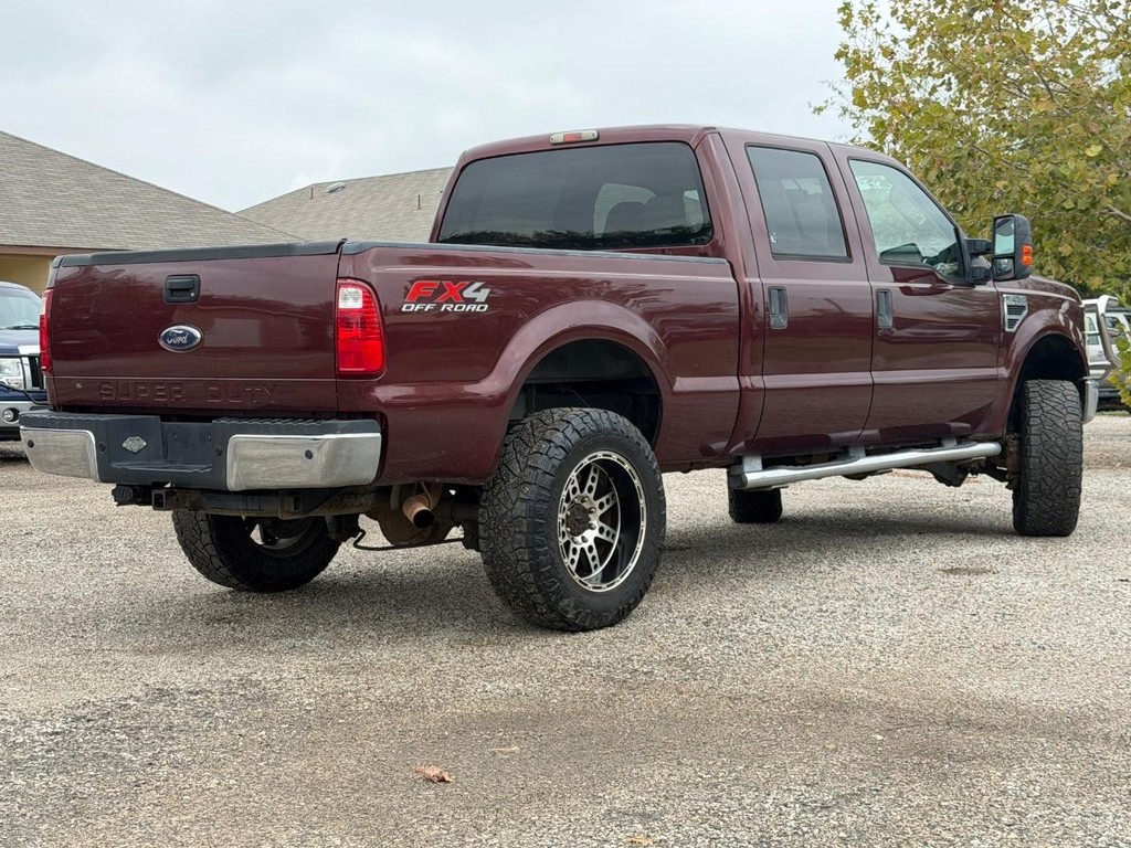 Ford Super Duty F-250 SRW Vehicle Full-screen Gallery Image 3