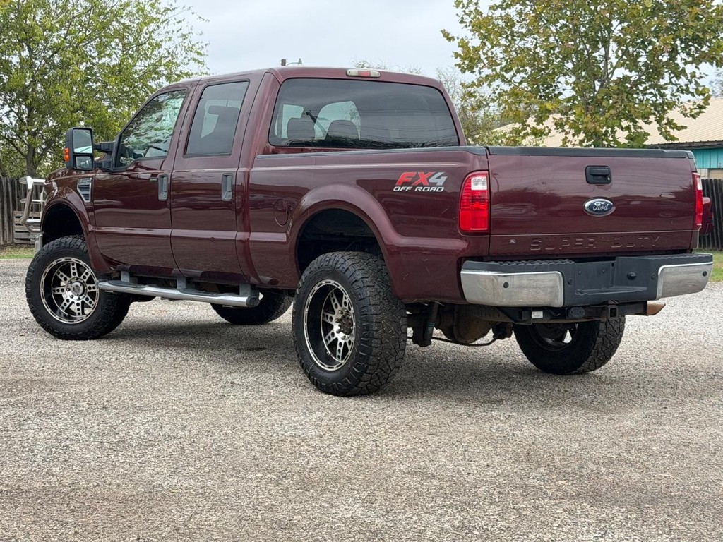 Ford Super Duty F-250 SRW Vehicle Full-screen Gallery Image 5