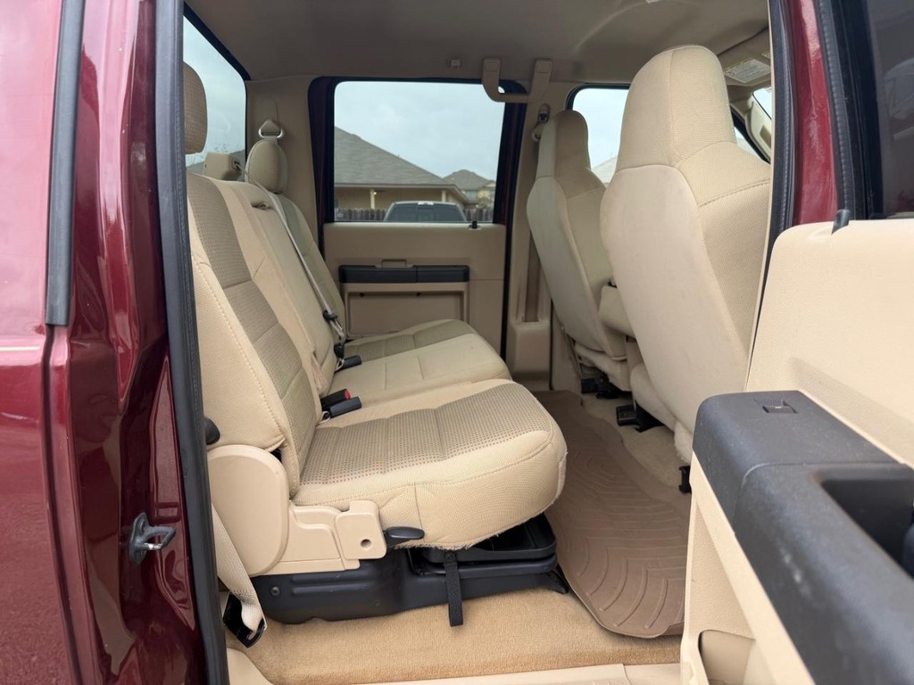 Ford Super Duty F-250 SRW Vehicle Full-screen Gallery Image 10