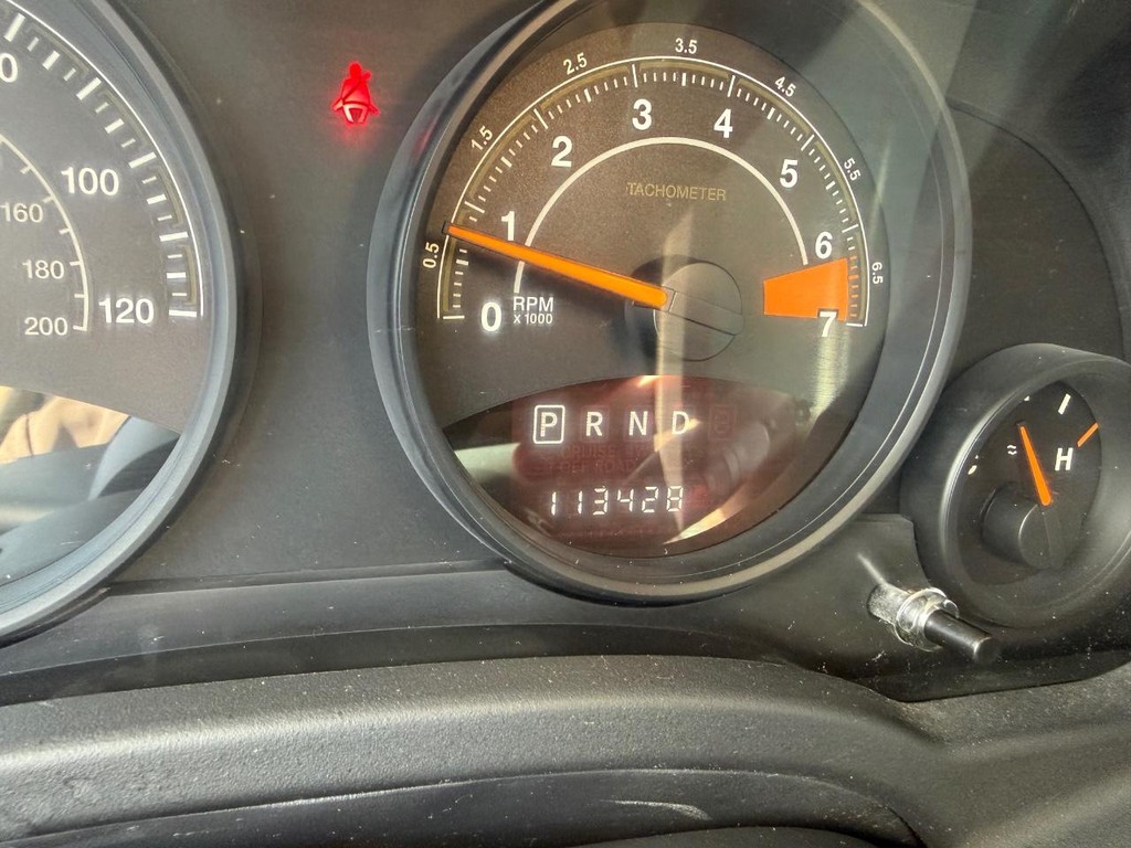 Jeep Patriot Vehicle Full-screen Gallery Image 21