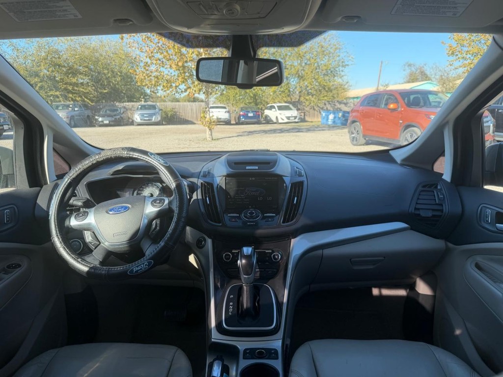 Ford C-Max Hybrid Vehicle Full-screen Gallery Image 11