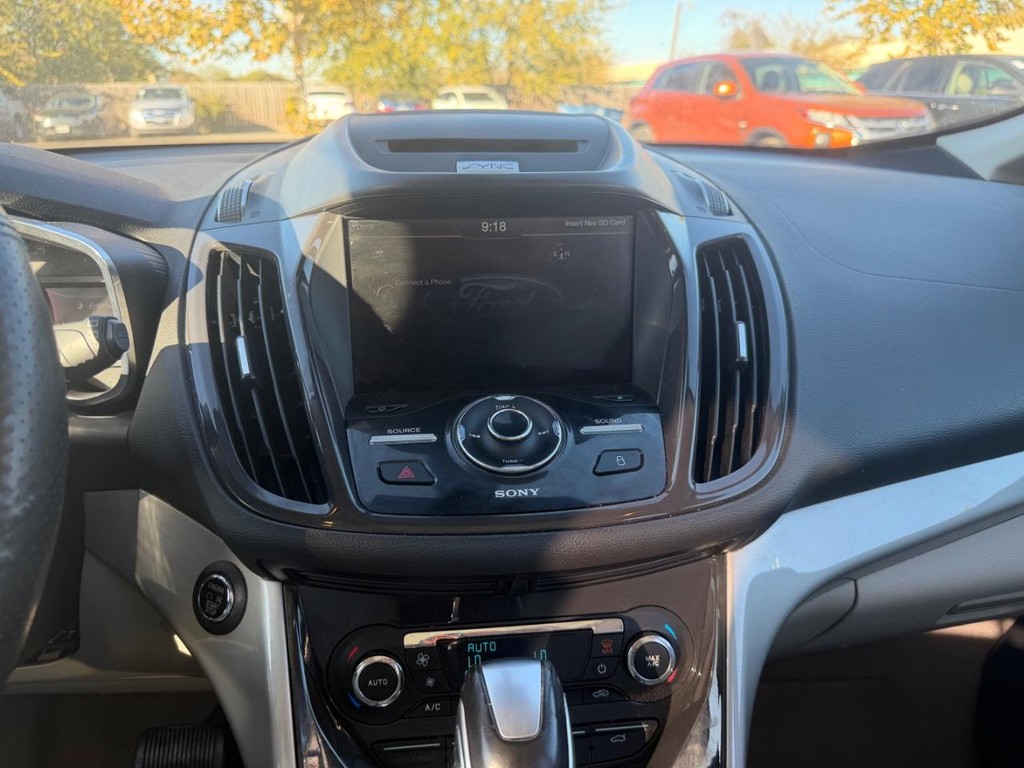 Ford C-Max Hybrid Vehicle Full-screen Gallery Image 13