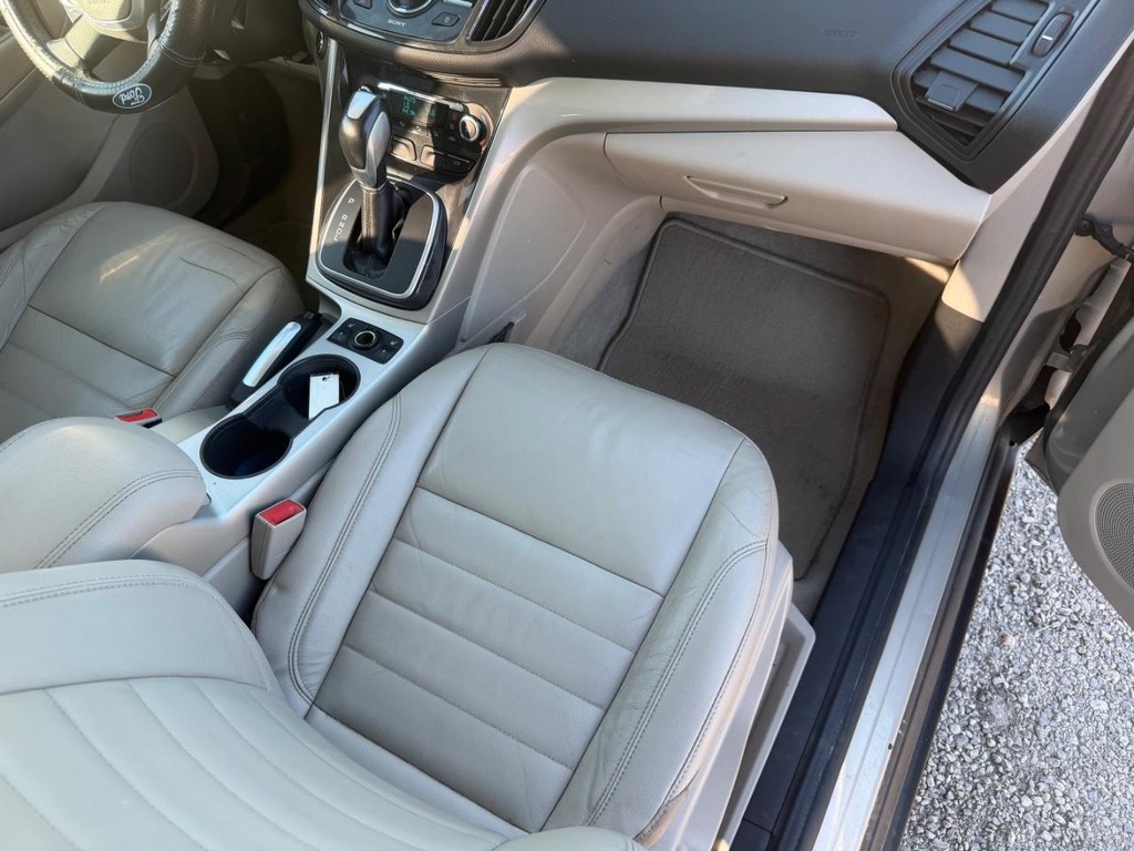 Ford C-Max Hybrid Vehicle Full-screen Gallery Image 14