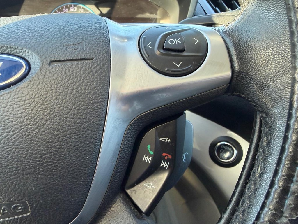 Ford C-Max Hybrid Vehicle Full-screen Gallery Image 21