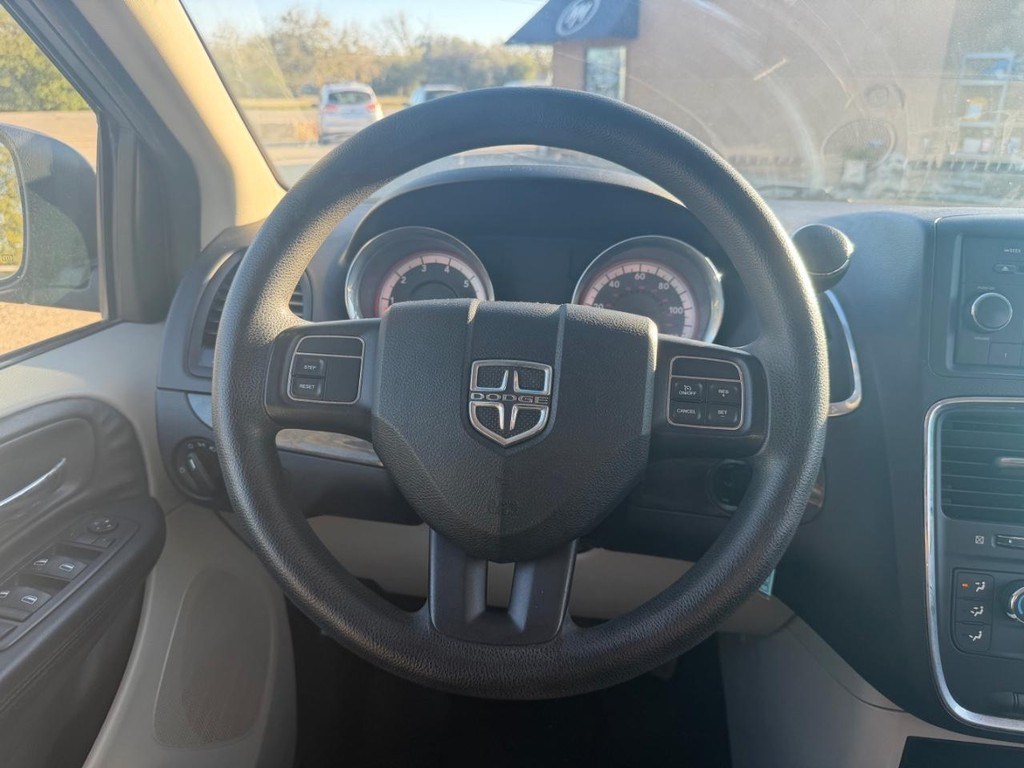 Dodge Grand Caravan Vehicle Full-screen Gallery Image 14