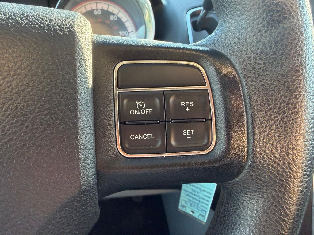 Dodge Grand Caravan Vehicle Full-screen Gallery Image 21