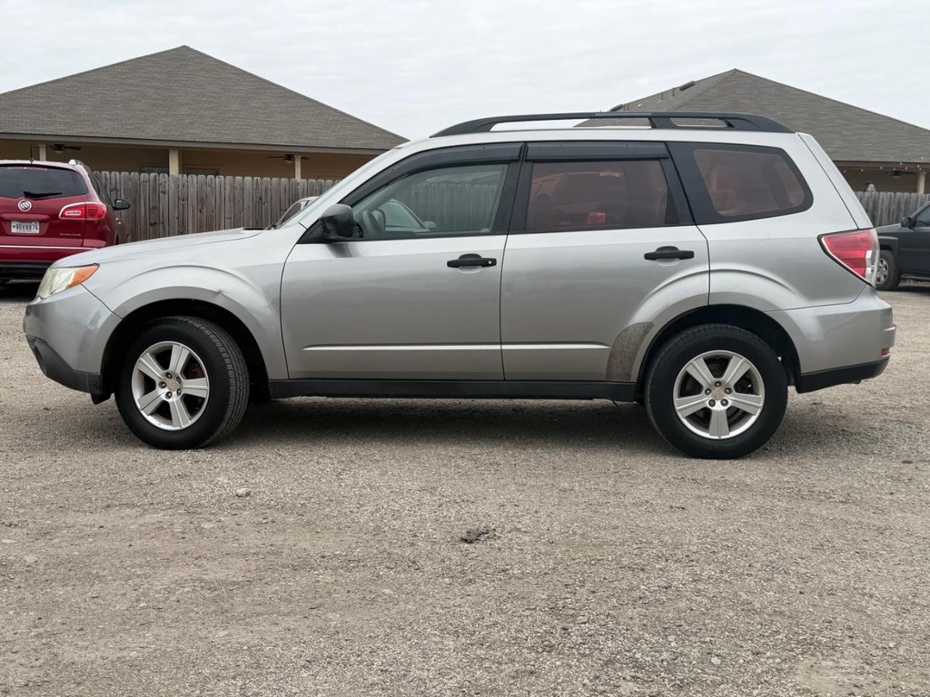 Subaru Forester Vehicle Full-screen Gallery Image 6
