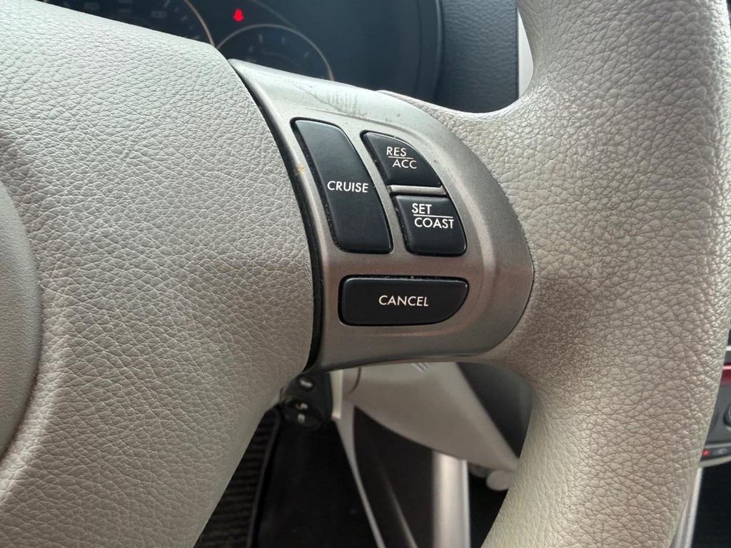 Subaru Forester Vehicle Full-screen Gallery Image 18