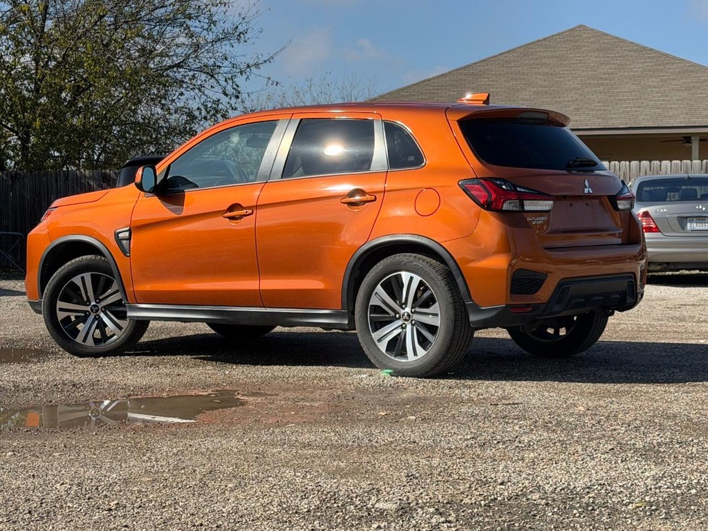Mitsubishi Outlander Sport Vehicle Full-screen Gallery Image 6