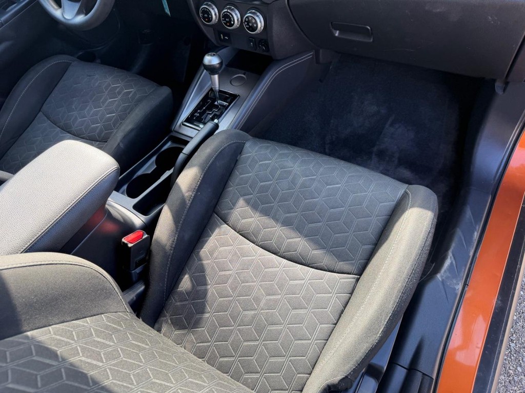 Mitsubishi Outlander Sport Vehicle Full-screen Gallery Image 15