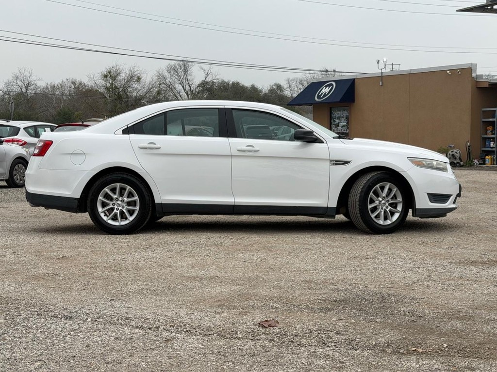 Ford Taurus Vehicle Full-screen Gallery Image 02