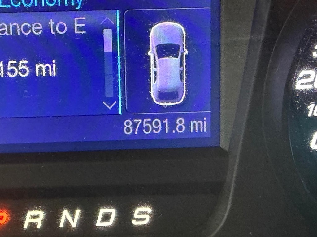 Ford Taurus Vehicle Full-screen Gallery Image 23