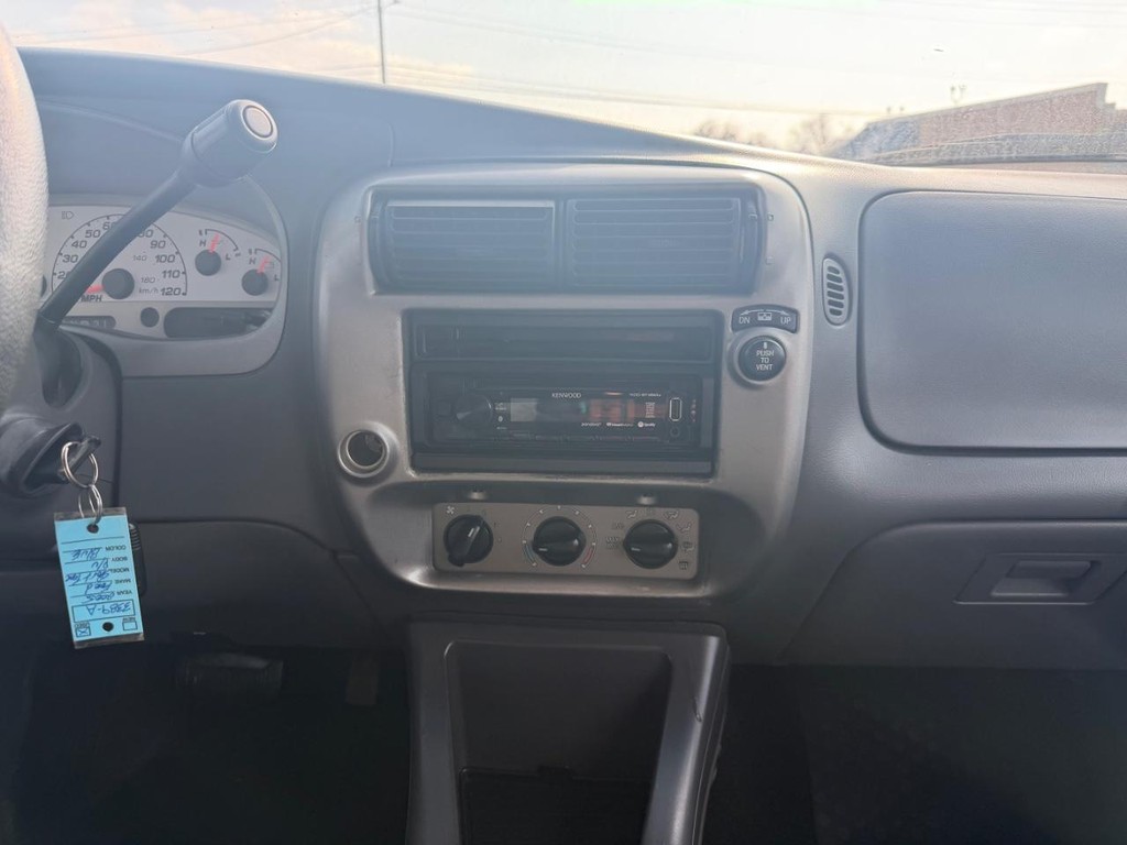 Ford Explorer Sport Trac Vehicle Full-screen Gallery Image 13