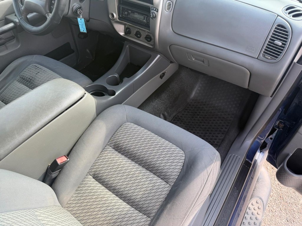 Ford Explorer Sport Trac Vehicle Full-screen Gallery Image 14