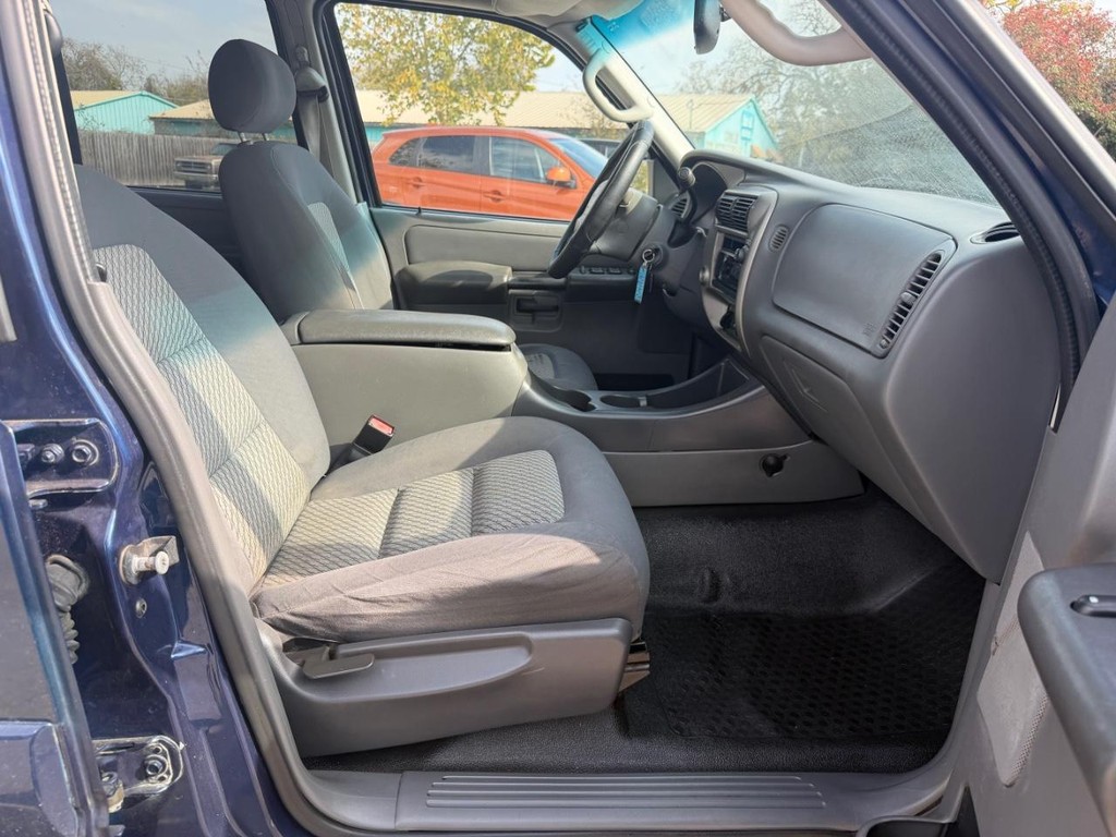 Ford Explorer Sport Trac Vehicle Full-screen Gallery Image 15