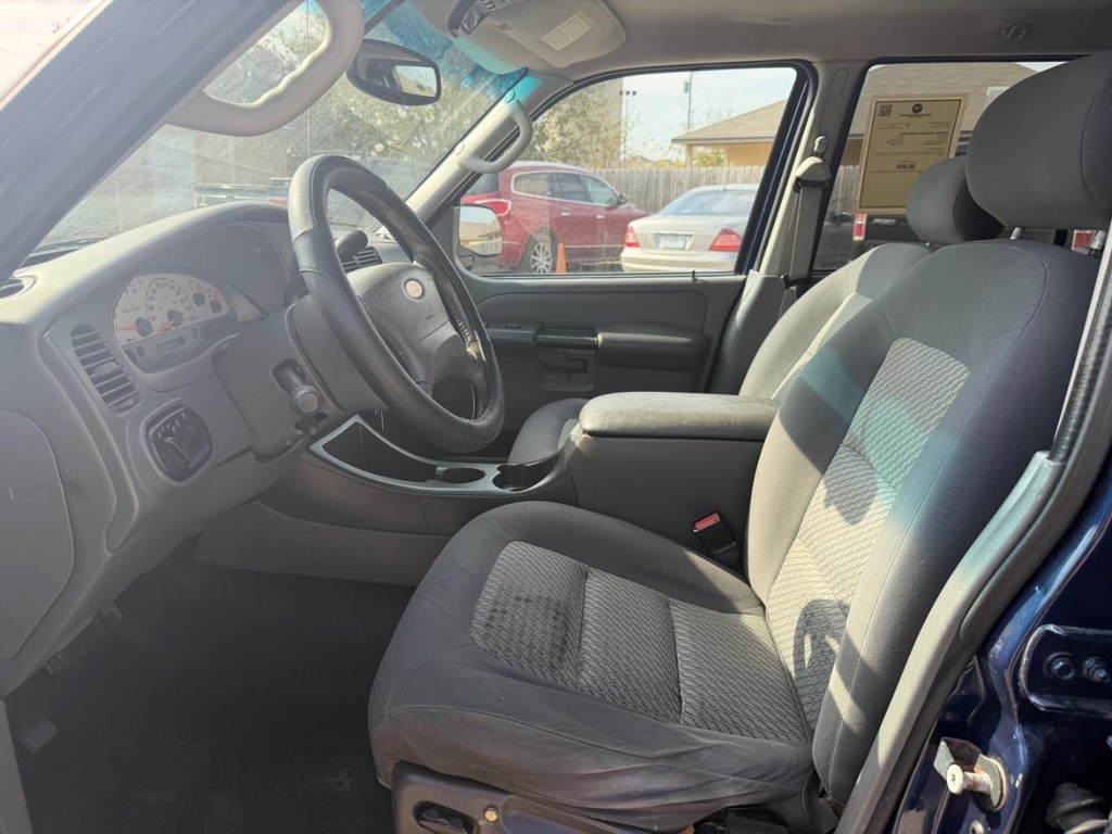 Ford Explorer Sport Trac Vehicle Full-screen Gallery Image 16