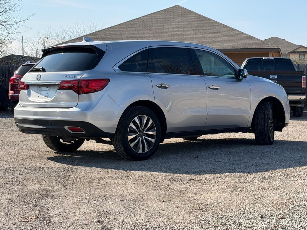Acura MDX Vehicle Full-screen Gallery Image 3