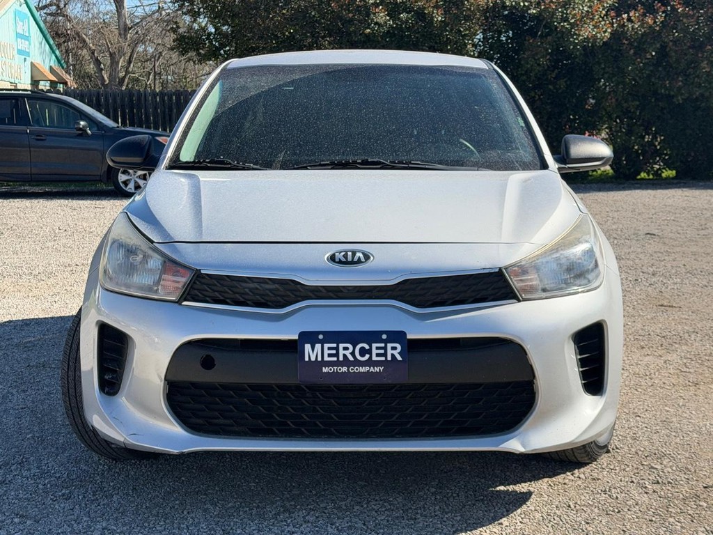 Kia Rio Vehicle Full-screen Gallery Image 10