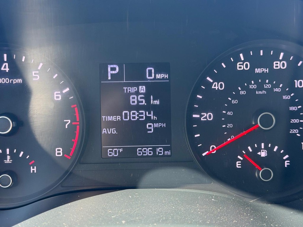 Kia Rio Vehicle Full-screen Gallery Image 20