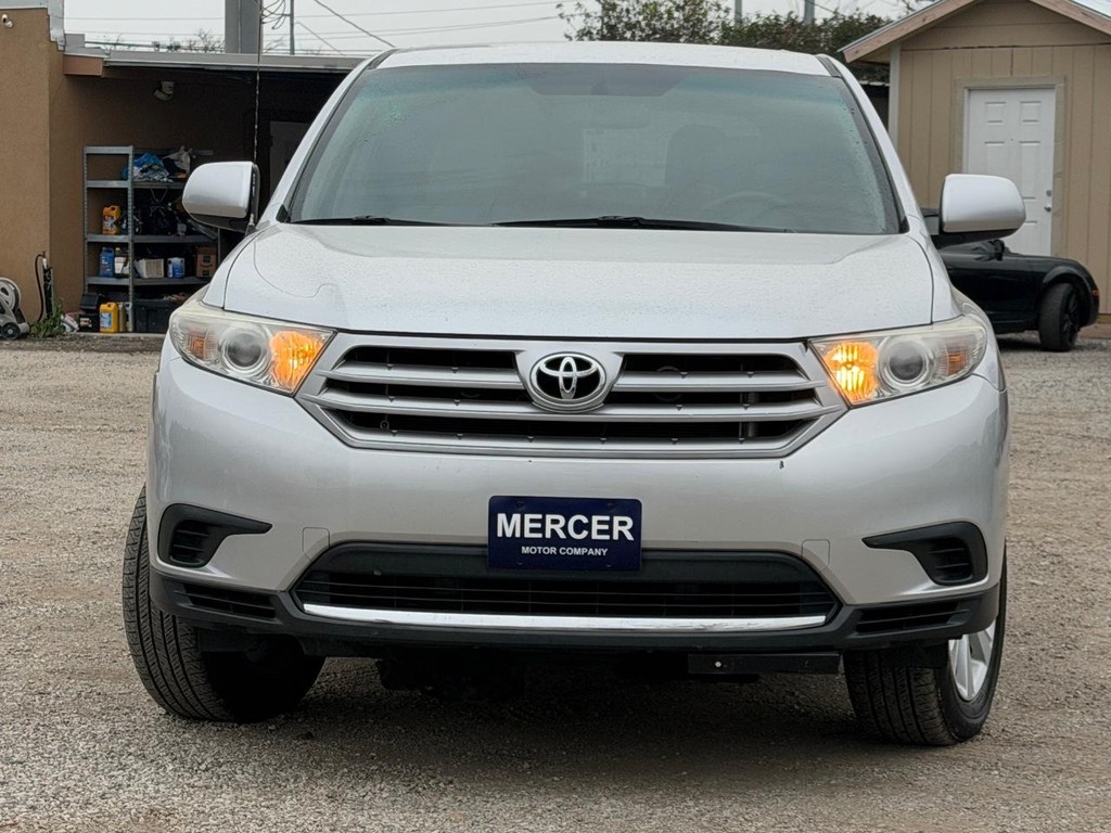 Toyota Highlander Vehicle Full-screen Gallery Image 10