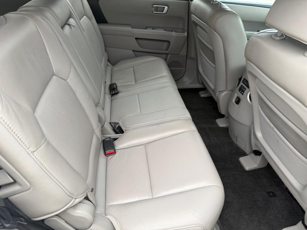 Honda Pilot Vehicle Full-screen Gallery Image 12