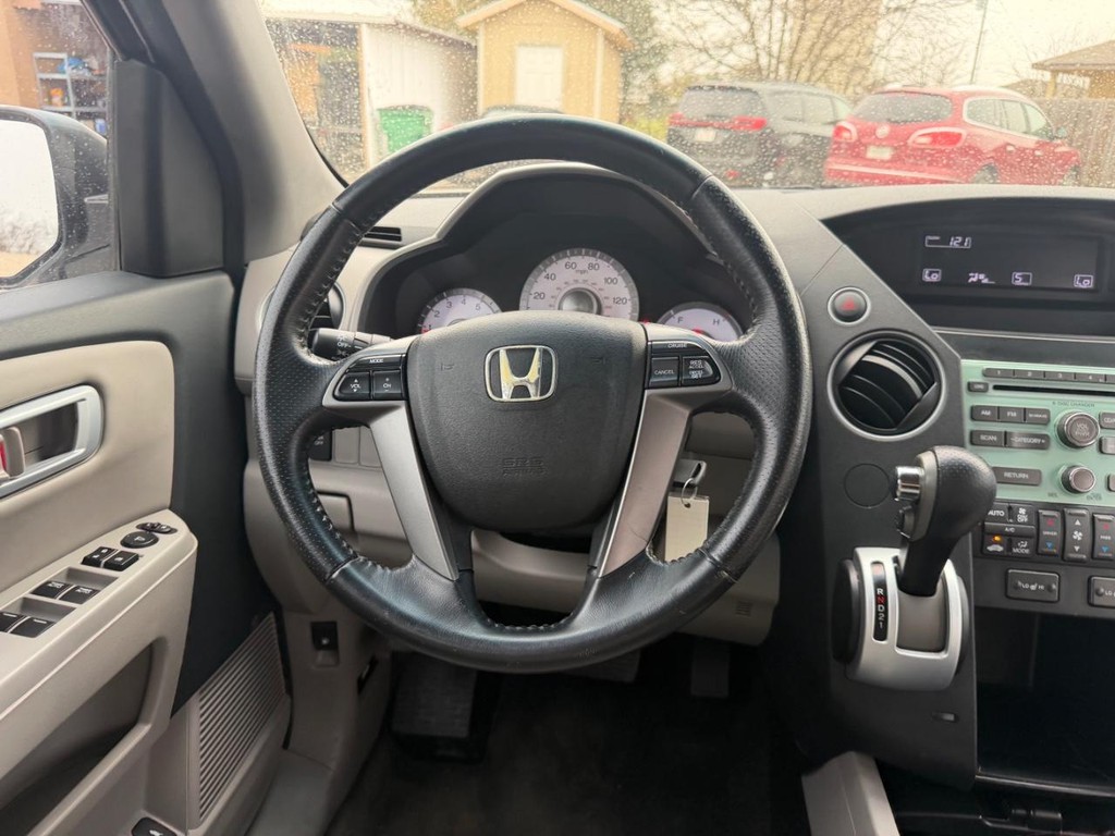 Honda Pilot Vehicle Full-screen Gallery Image 14