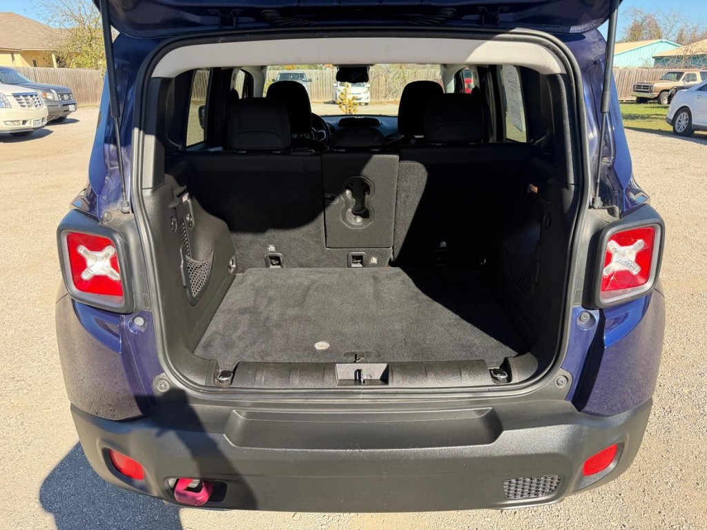 Jeep Renegade Vehicle Full-screen Gallery Image 05