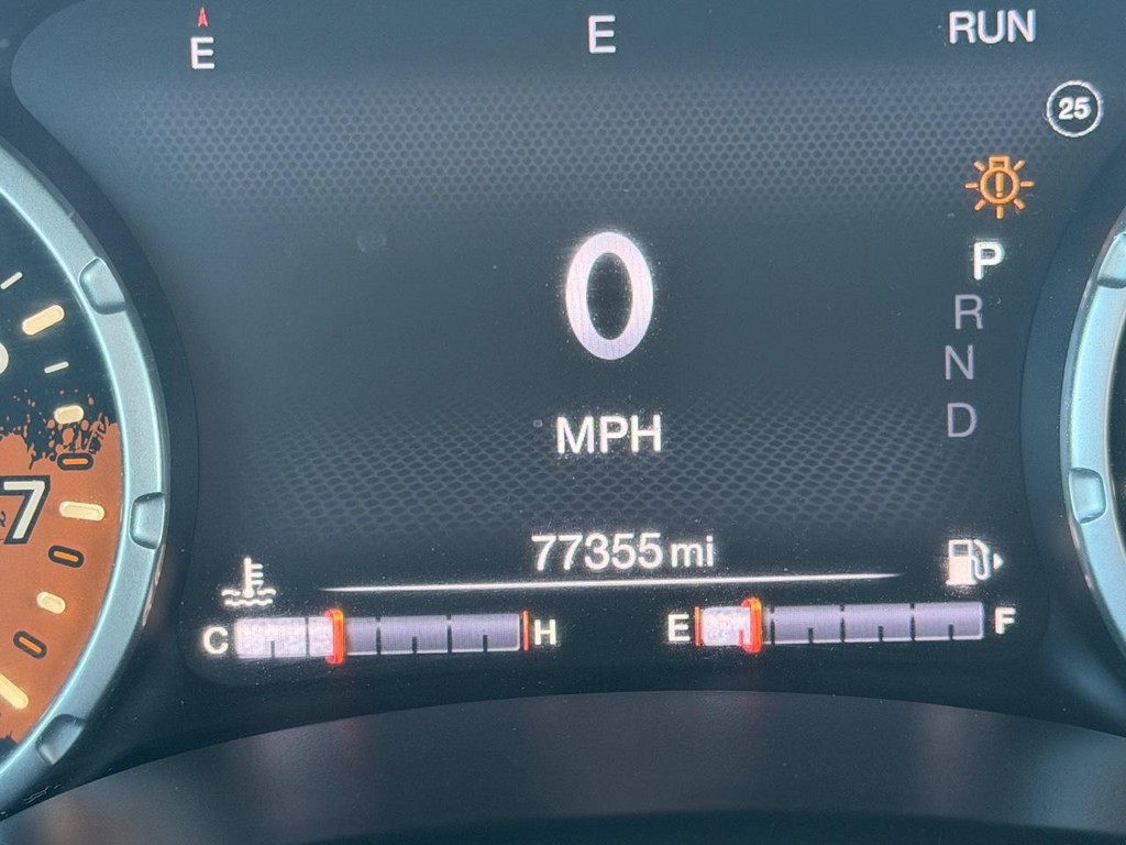 Jeep Renegade Vehicle Full-screen Gallery Image 24