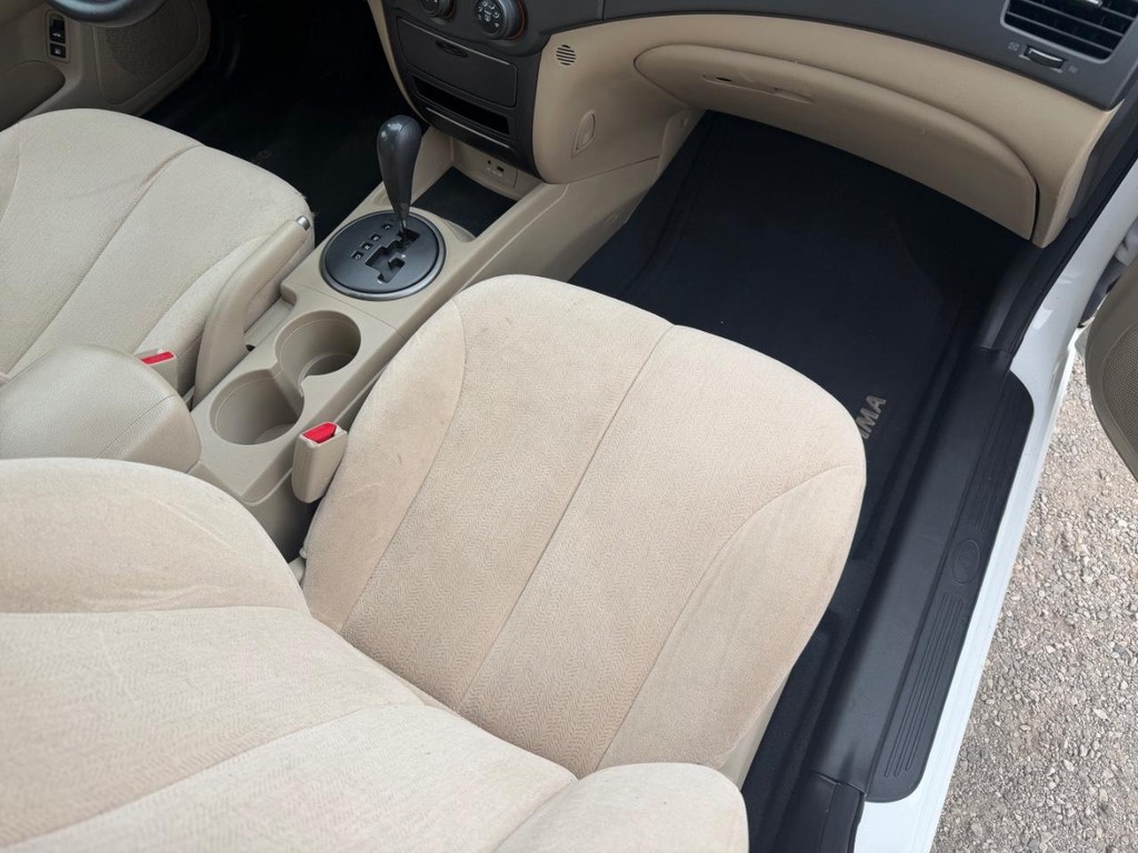 Kia Optima Vehicle Full-screen Gallery Image 14