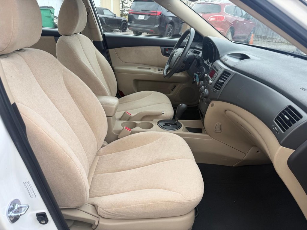 Kia Optima Vehicle Full-screen Gallery Image 15